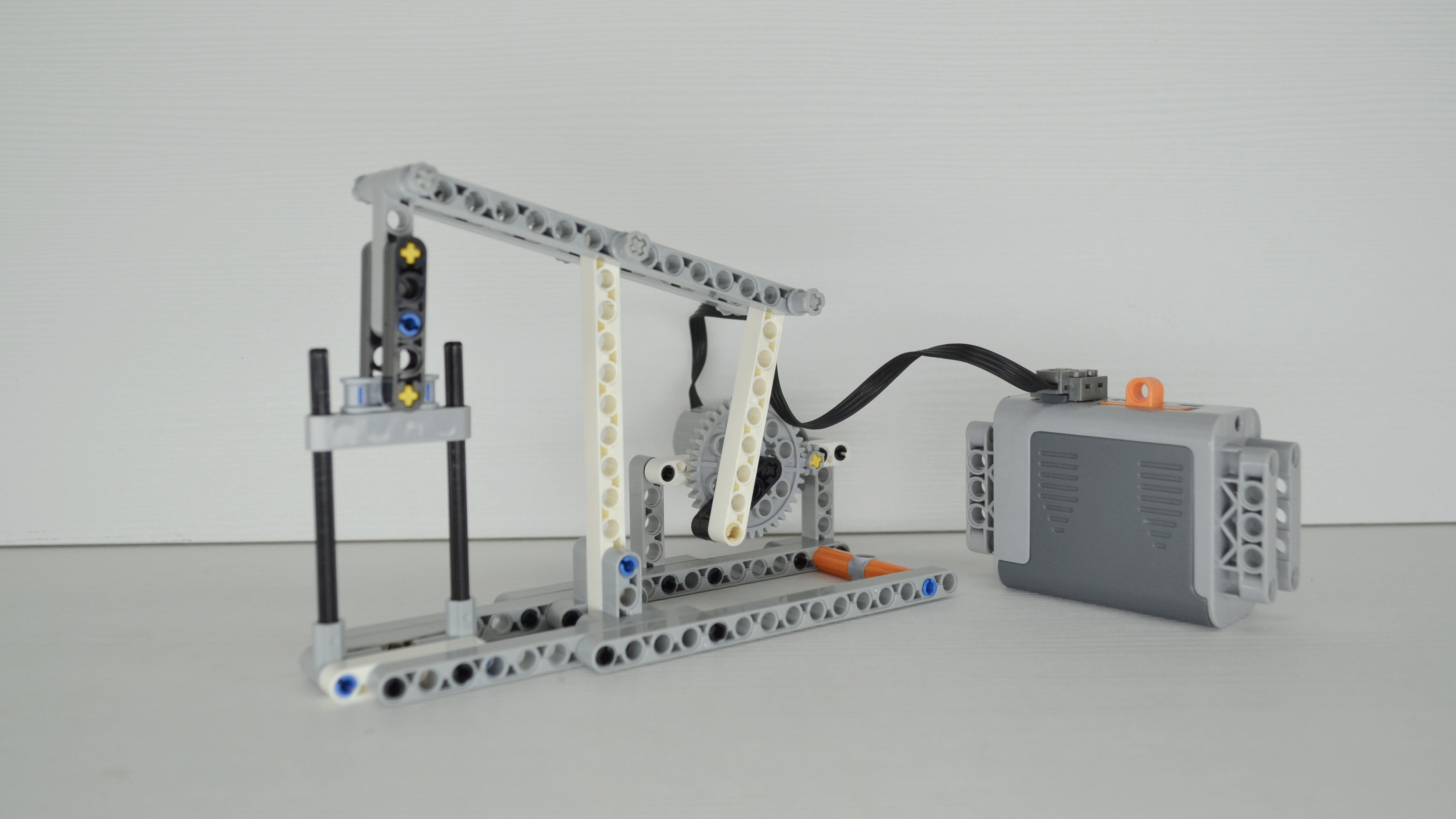 Как собрать станок-качалку из Lego technic