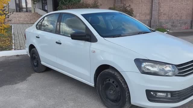 Автомобиль Volkswagen Polo в автосалоне Аврора в Симферополе (4945)