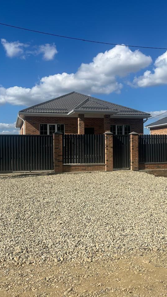 ПРИГОРОД КРАСНОДАРА, СТ. ДИНСКАЯ. Дом100 кв.м. 670 кв.м. земельный участок.