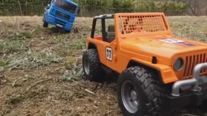 Мультики про машинки. Машинки для детей и малышей. Машинки едут по грязи.