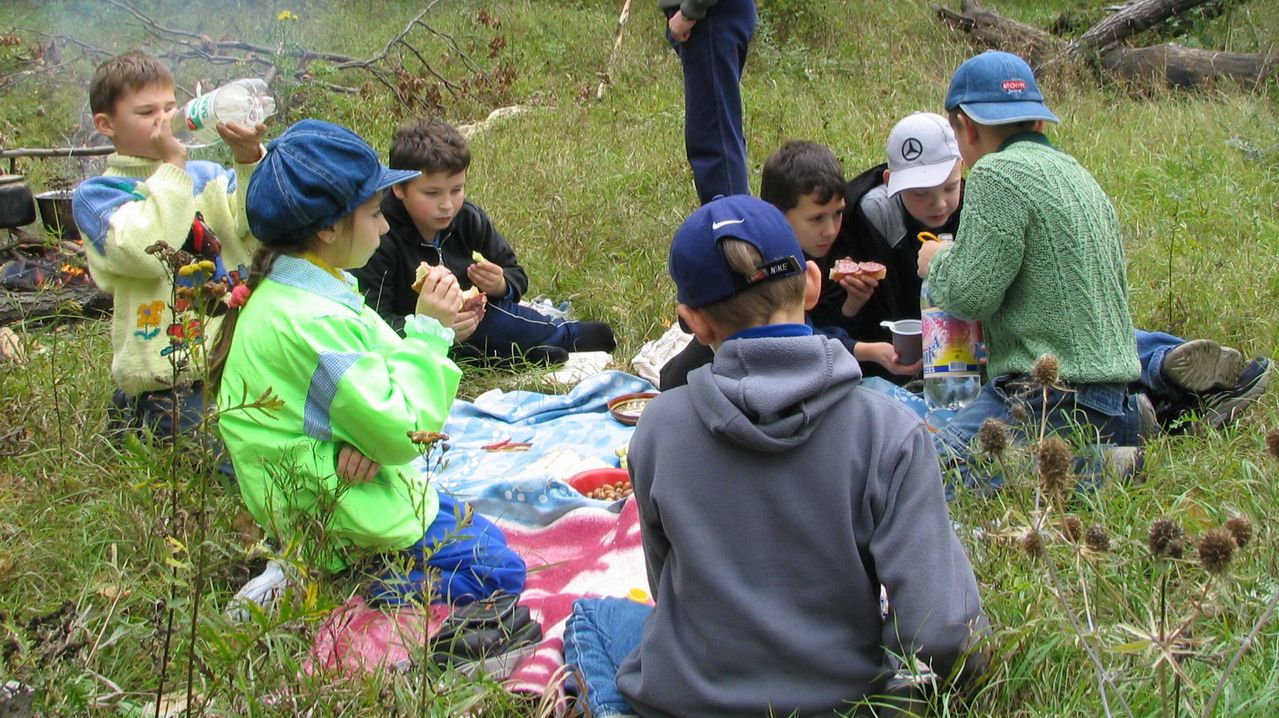ДВАДЦАТЬ ЛЕТ НАЗАД – ПОХОД ВТОРОКЛАШЕК В ЛЕС! К ЮБИЛЕЮ 20-й ШКОЛЫ ДЗЕРЖИНСКА: 2 «А» в мае 2006 года