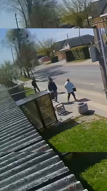 Сдуло остановку.