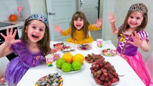 Евочка пригласила принцесс к себе в гости