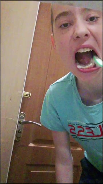 МИША СПОРИМ С ПАПОЙ