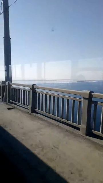Тает лёд на Волге, мост Саратов-Энгельс