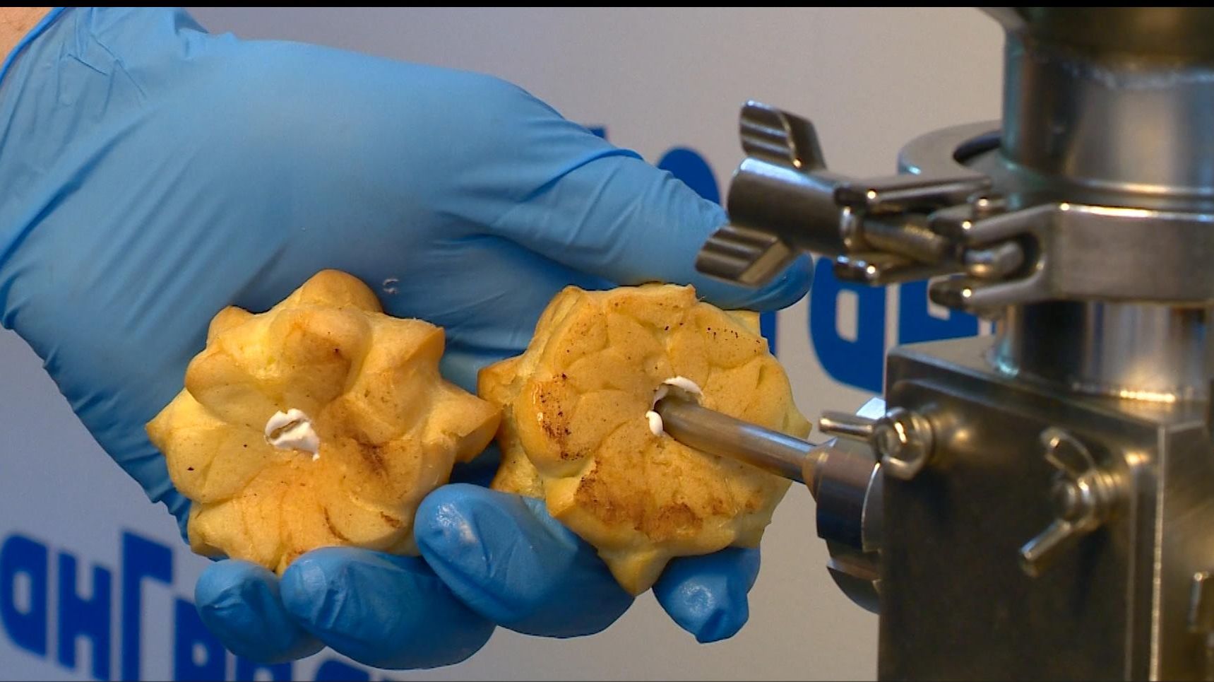 Поршневой дозатор ДП-37 для кондитерских начинок (взбитые сливки, джемы и прочее)