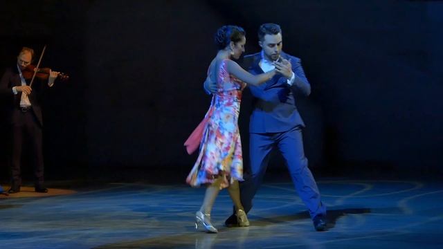 “Caseron de tejas” Jonathan Saavedra & Clarisa Aragon, Solo Tango Orquesta & Chino Laborde