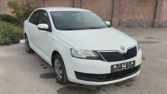 Автомобиль Skoda Rapid в автосалоне Аврора в Симферополе (9723)
