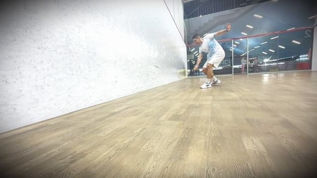 СКВОШ. Драйв в передней зоне справа 1