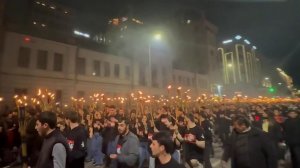 В Ереване тысячи людей вышли на улицы, чтобы почтить память жертв геноцида армян в Османской империи