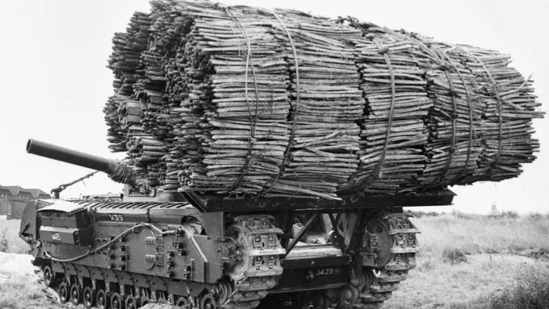 Зачем на танки Первой и Второй мировой устанавливали огромные вязанки дров