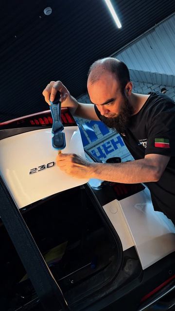 Ремонт вмятины без покраски на крышке багажника автомобиля Omoda — часть 2