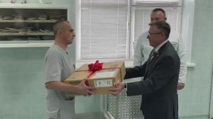 Гендиректор "Белоруснефти" А. Ляхов передал медоборудование Гомельской областной детской больнице