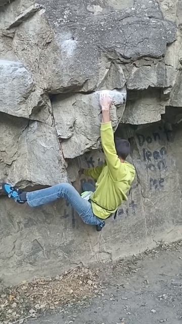 20 ноября 2022 г.botanic garden Tbilisi rock climbing. скалолазанье.болдеринг