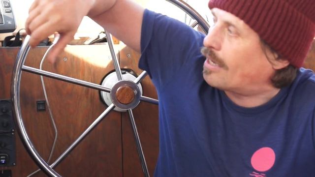 Рулевое управление здоровенной парусной яхты Эпоха