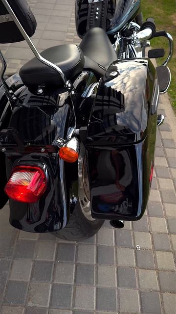 2010 Harley-Davidson FLSTF Fat Boy | впуск K&N, выпуск Vance & Hines Exhaust, кофры Viking Bags