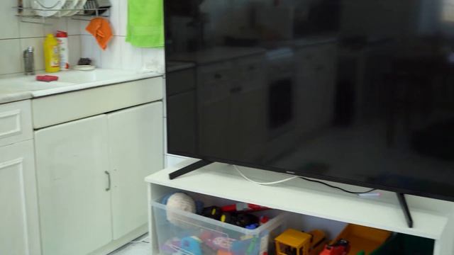 113 Ребенок не хочет идти в садик притворяется спящим мама его будит  и кормит