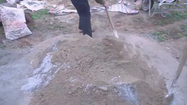 Молодожены превращают бесплодную землю в дом своей мечты всего за 309 дней