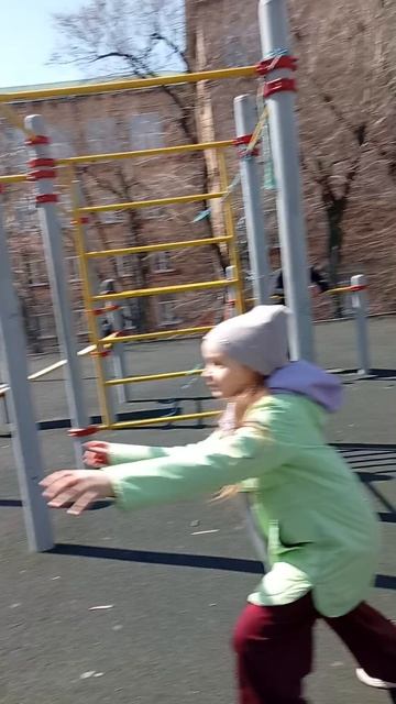 Полина снимает лайк Я помогаю Я оператор