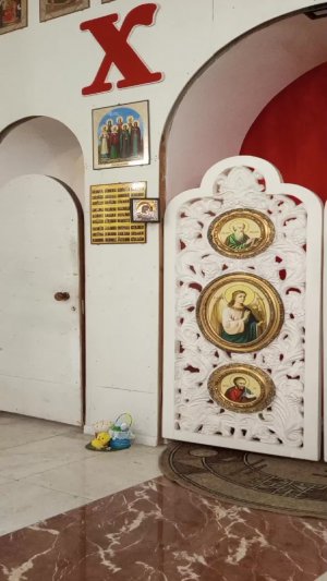 Божественная служба в храме Святой Троицы