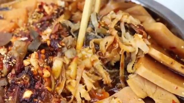 говядина, приготовленная до совершенства мастером А-Цянгом. В сочетании с рисом