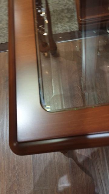 Стол журнальный малый со стеклом Джоконда орех