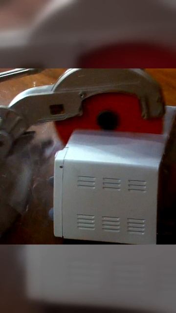 Теория Большого Взрыва  Монти против Тостера!  Первая битва началась! 