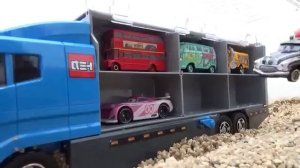 Мультики машинки для детей. Большой синий грузовик и 13 маленьких машинок.