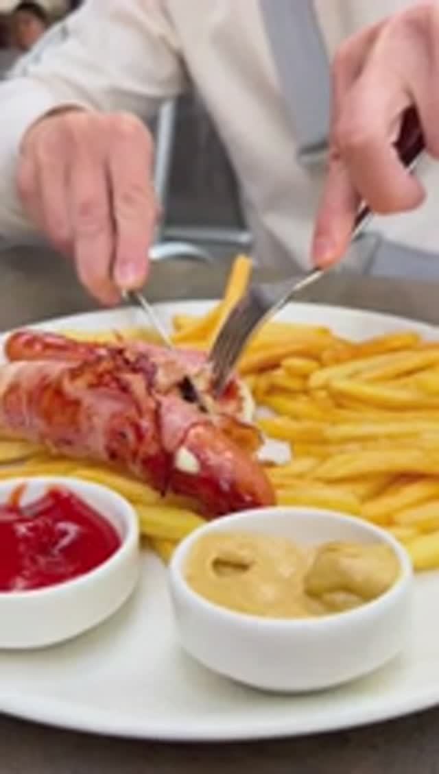 Венские сосисочки лучше есть в Вене 🇦🇹😄