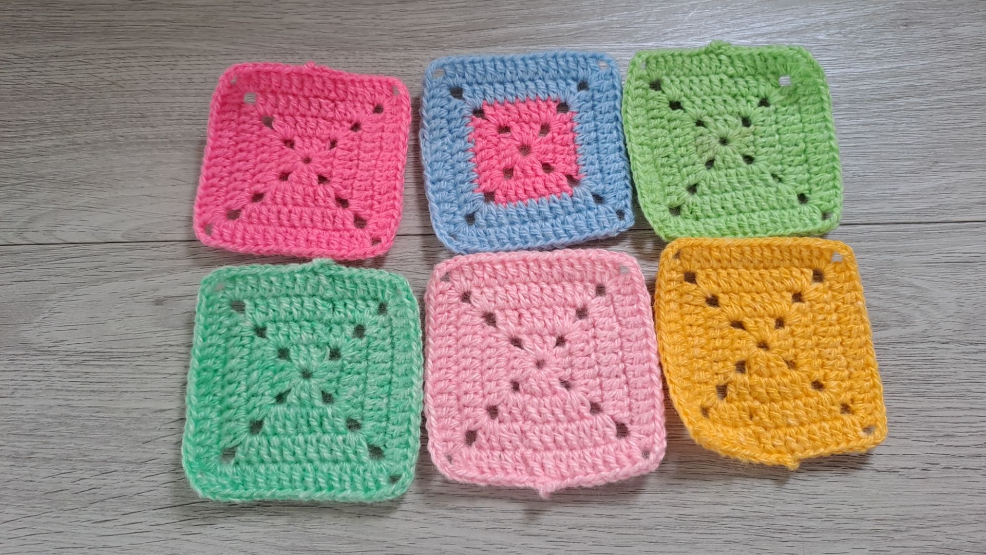 Незаметный столбик подъёма крючком