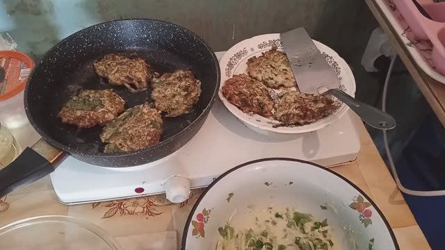 Готовлю котлеты из кабачков (архив июль2025)