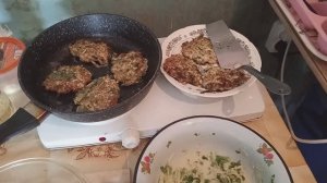 Готовлю котлеты из кабачков (архив июль2025)