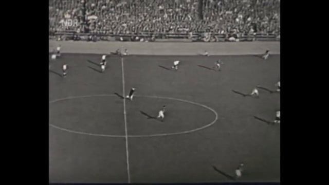 Как Эдуард Стрельцов играл в 19 лет. Матч против Германии.