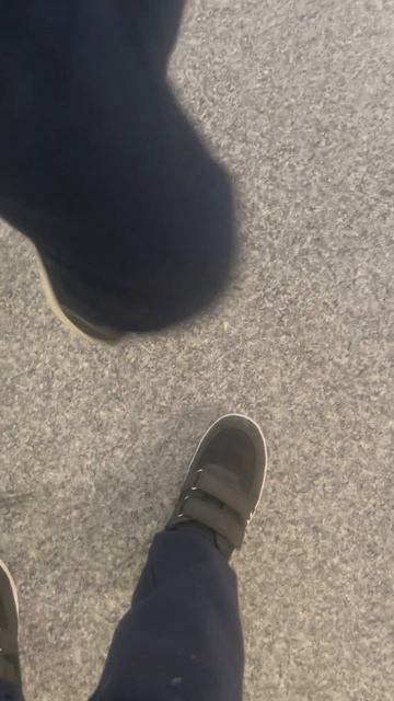 За каждого подписчика мне встают на ногу