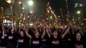 В Ереване ночью тысячи людей вышли на факельное шествие по случаю 111-й годовщины геноцида армян.