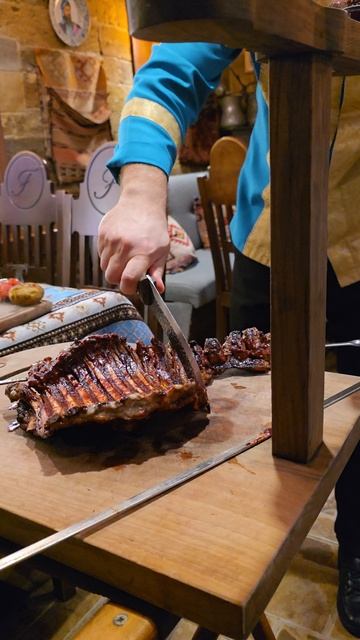 Какая подача мяса в любимом ресторане Баку, Азербайджан