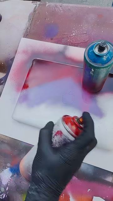 Картина на ноутбуке.