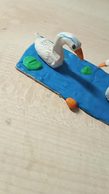 сделал на рисование лебедя