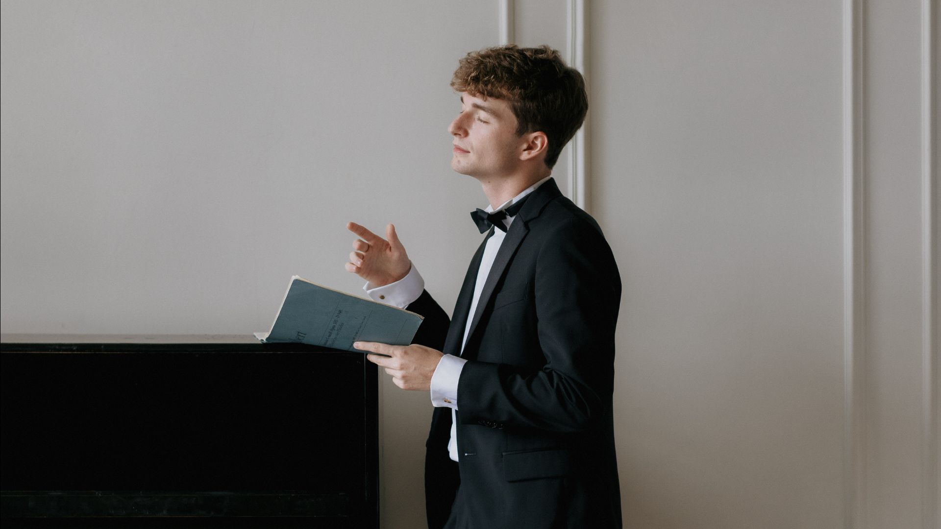 Лоренцо Баньяти: Стравинский / Агости — Финал из балета «Жар-Птица»