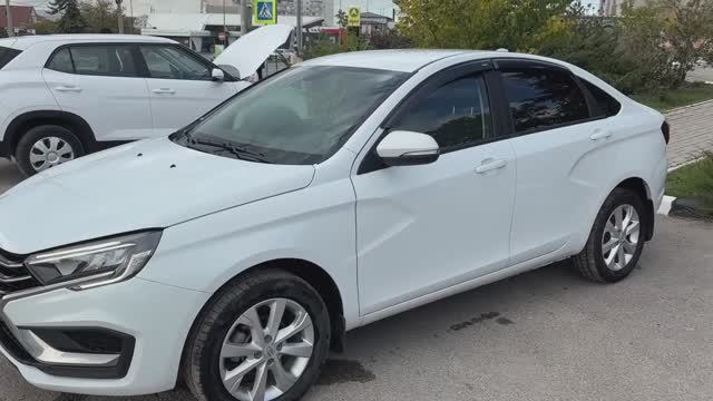 Автомобиль Lada Vesta в автосалоне Аврора в Симферополе 7618