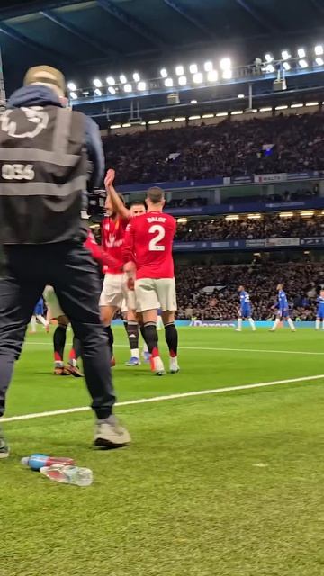 Cunha Surfing In The Capital ♂️