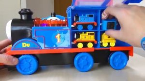 Паровозики Томас и его друзья. Играем с большими паровозиками и проверяем их. #дети #видеодлядетей