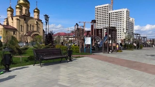 Невинномысск. Два скорохода