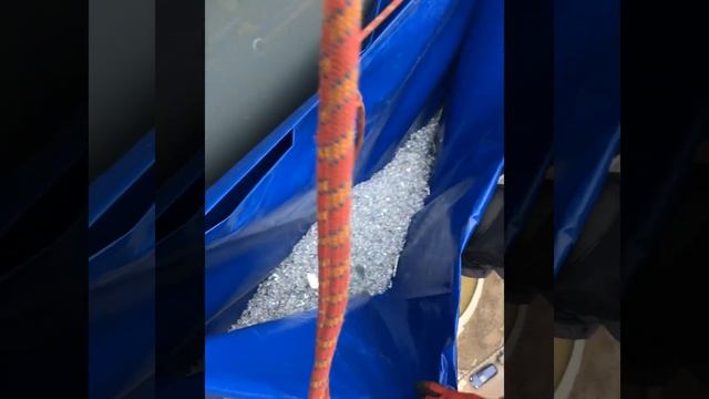 Демонтаж разбитого стеклопакета