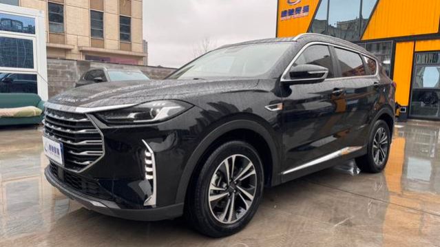 Jetour X70 PLUS 2023 1.5T DCT Brave PLUS Edition 5-Seater. Китайский осмотр.