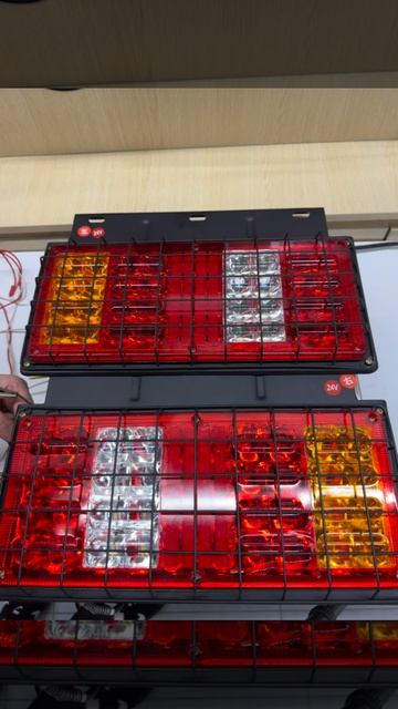 Фонарь задний грузовой 24 вольт 2 штуки STP-05