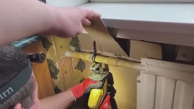 FengBao_аккумуляторная_сабельная_пила_FB_15_1_21В_2х4_0А_ч_Li_Io