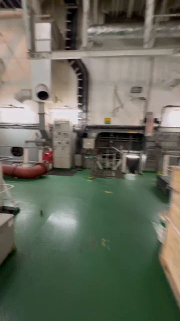 Машинное отделение контейнеровоза класса Neo Panamax