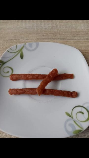 Сухие мясные колбаски.