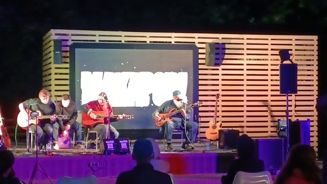 Музыка и английский он лайн, прочтите описание видео, список услуг, нужно пищите на почту